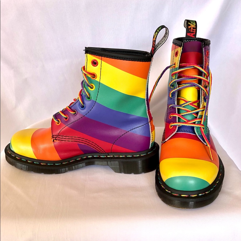Dr. Martens 1460 PRIDE Boots Air Wair Lady sz 6